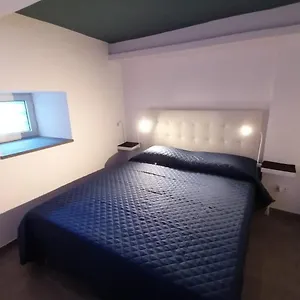 https://la-casa-di-orlando.taorminaitalyhotels.com