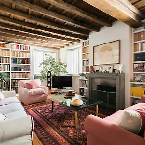https://farnese-charming-apartment.it-romehotels.com