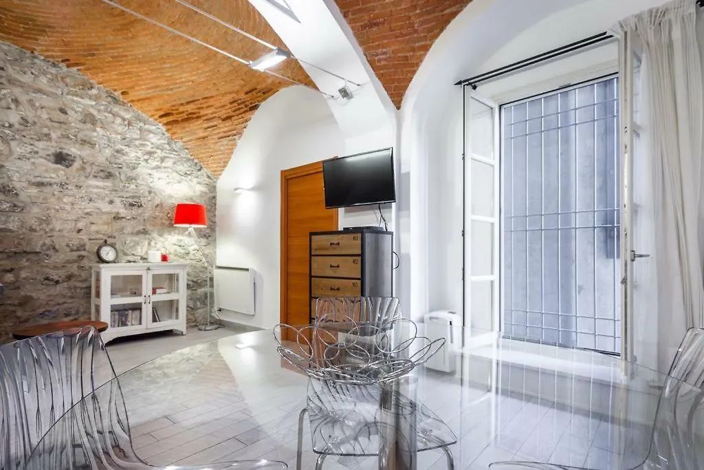 On The Lake Side Lake Como Apartment